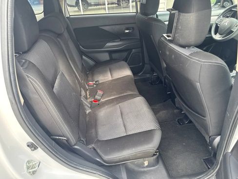 Used 2018 Mitsubishi Outlander ES FWD image 22