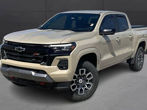 Used 2023 Chevrolet Colorado Z71 image 1