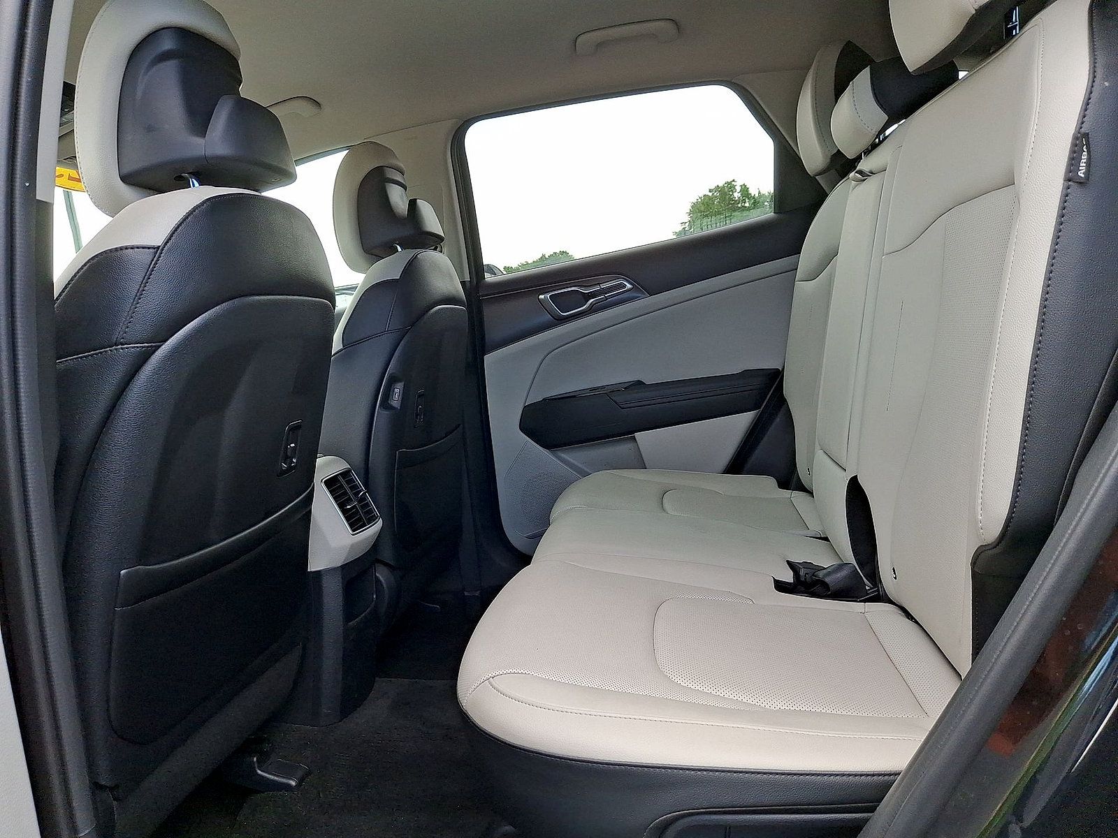 Used 2025 Kia Sportage EX FWD image 20