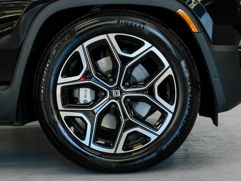 Used 2025 Rivian R1S Adventure AWD/4WD image 11
