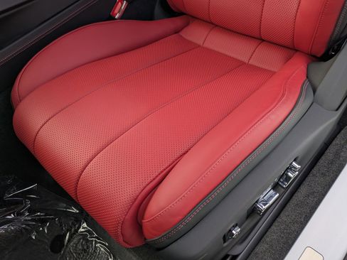 Used 2024 Bentley Continental GT V8 image 9