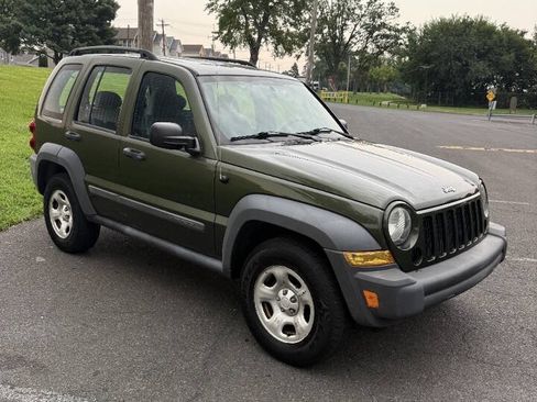 Used 2007 Jeep Liberty Sport AWD/4WD image 7