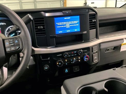 New 2026 Ford F250 XL w/ F-250 >10K GVWR Package image 6