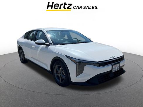 Used 2025 Kia K4 LXS image 1