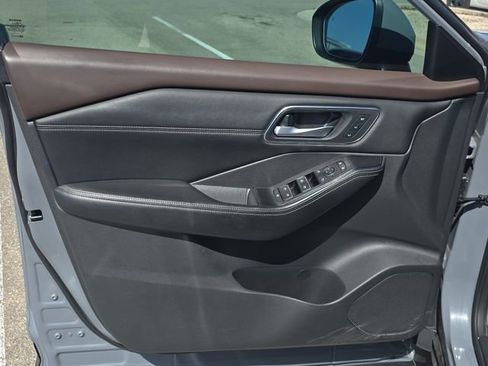 Used 2021 Nissan Rogue SL w/ Premium Package image 27