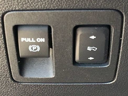 Used 2019 Ford Expedition Limited w/ Equipment Group 303A AWD/4WD image 36