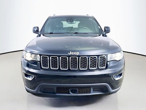 Used 2021 Jeep Grand Cherokee Laredo X image 2