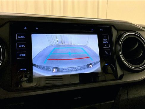 Used 2019 Toyota Tacoma TRD Sport w/ Technology Package AWD/4WD image 15