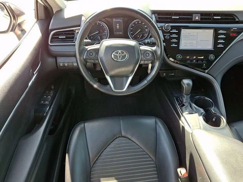 Used 2019 Toyota Camry SE w/ Carpet Mat Package FWD image 11