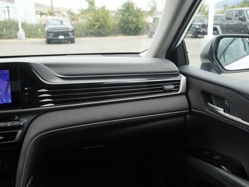 Used 2025 Toyota Camry LE FWD image 33