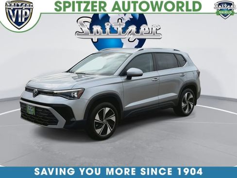 Used 2025 Volkswagen Taos SE AWD/4WD image 5