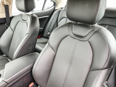 Used 2026 Genesis G70 2.5T RWD image 29