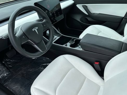 Used 2020 Tesla Model 3 RWD image 11