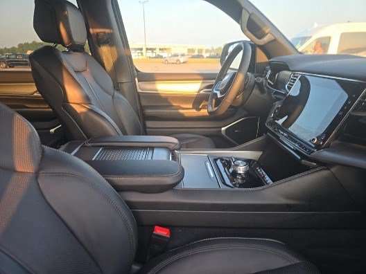 Used 2024 Jeep Wagoneer Series II AWD/4WD image 6