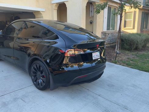 Used 2023 Tesla Model Y Performance AWD/4WD image 6