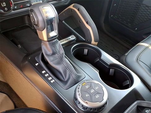 New 2025 Ford Bronco Badlands image 11