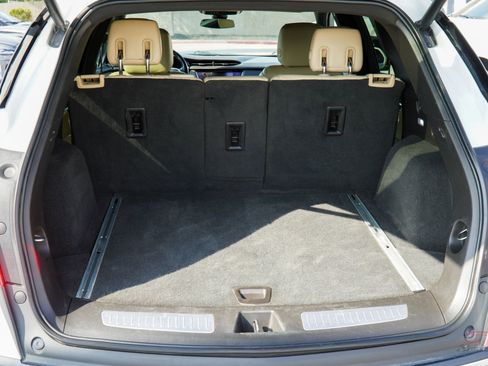 Used 2017 Cadillac XT5 Luxury w/ Driver Awareness Package image 7