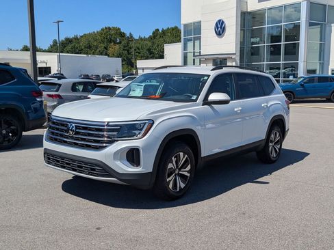 New 2026 Volkswagen Atlas SE image 7