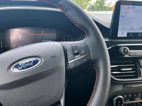 Used 2025 Ford Escape ST-Line Select AWD/4WD image 17