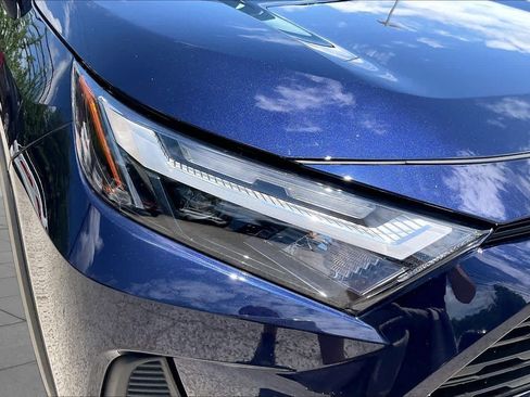 Used 2025 Toyota RAV4 XLE w/ Convenience Package FWD image 27