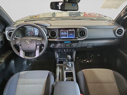 Used 2022 Toyota Tacoma TRD Off-Road RWD image 15