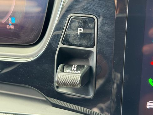 Used 2024 Porsche Cayenne AWD/4WD image 25