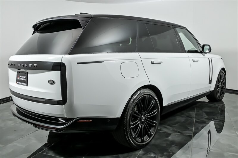 Used 2022 Land Rover Range Rover Long Wheelbase SE AWD/4WD image 8