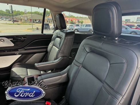Used 2024 Lincoln Aviator Reserve w/ Equipment Group 201A AWD/4WD image 15