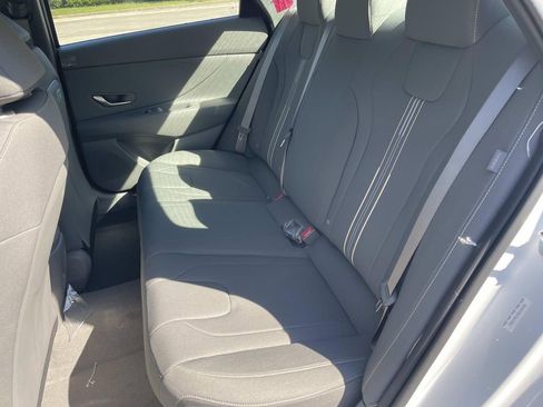 New 2025 Hyundai Elantra SEL image 17