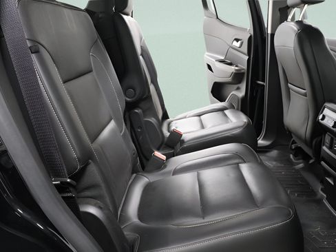 Used 2019 GMC Acadia SLT w/ LPO, Floor Liner Package FWD image 29