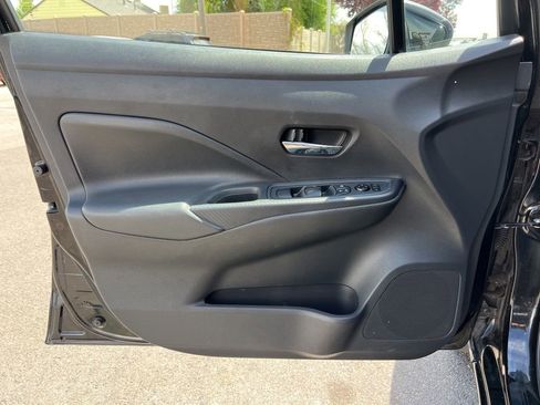 Used 2024 Nissan Versa SV FWD image 9