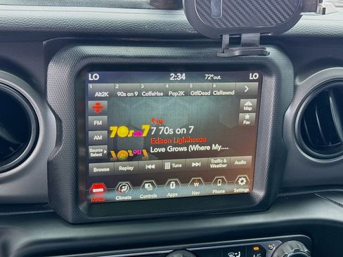 Used 2023 Jeep Gladiator Sport AWD/4WD image 11
