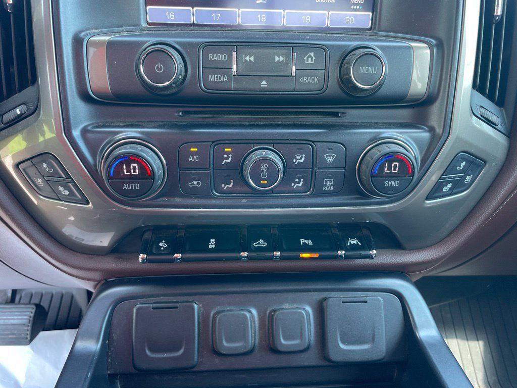 Used 2018 Chevrolet Silverado 1500 High Country AWD/4WD image 18
