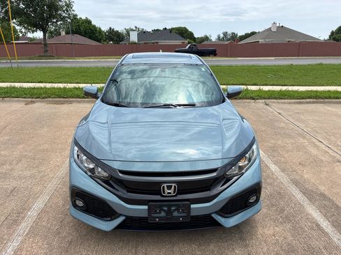 Used 2018 Honda Civic EX image 3