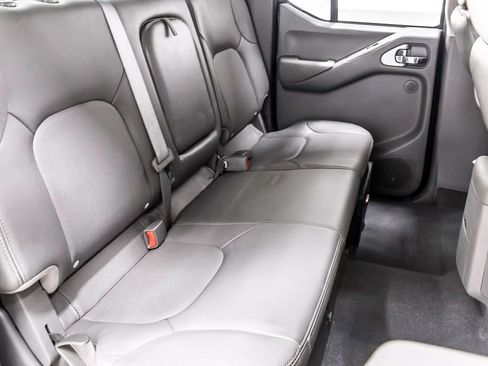 Used 2019 Nissan Frontier SL RWD image 37