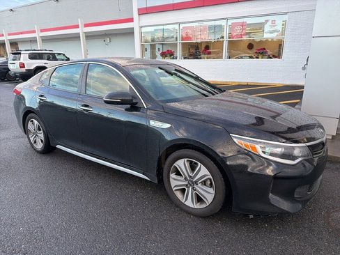 Used 2017 Kia Optima EX image 2