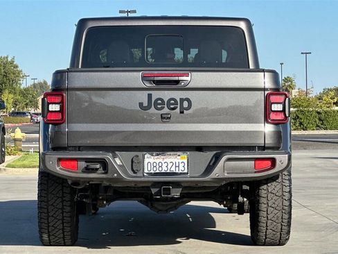 Used 2021 Jeep Gladiator Overland image 5