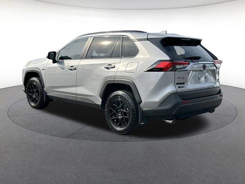 Used 2025 Toyota RAV4 XLE w/ Convenience Package FWD image 3