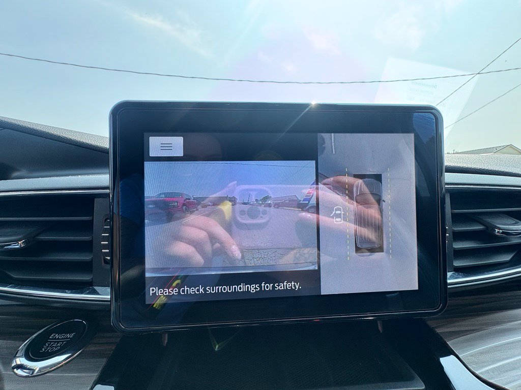 Used 2022 Ford Explorer Limited w/ Equipment Group 301A AWD/4WD image 31