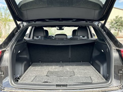 Used 2024 Volkswagen Atlas Cross Sport SE FWD image 25