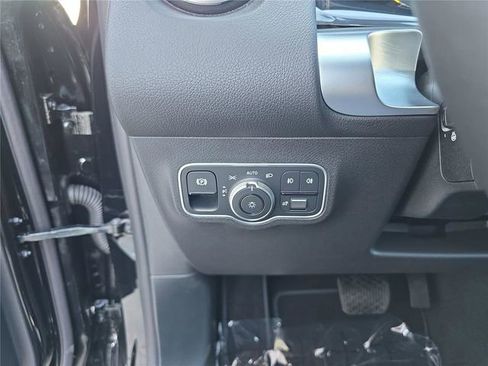 New 2026 Mercedes-Benz GLB 250 4MATIC image 35