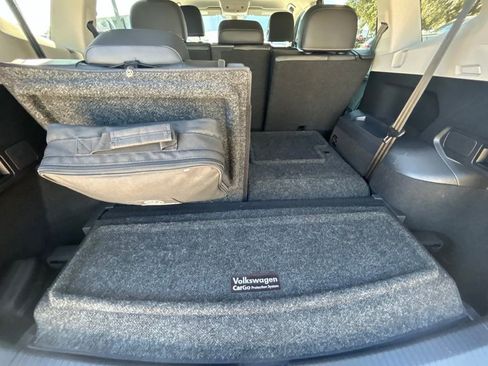 Used 2022 Volkswagen Tiguan SE image 42