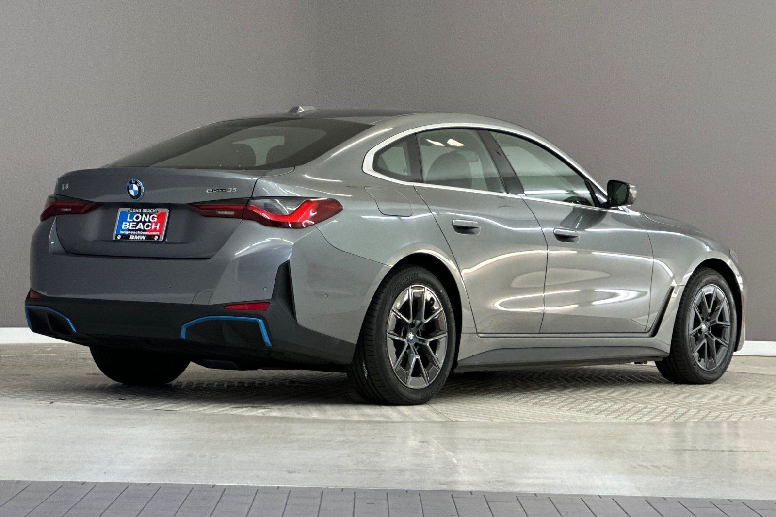 Used 2024 BMW i4 eDrive35 w/ Premium Package RWD image 8