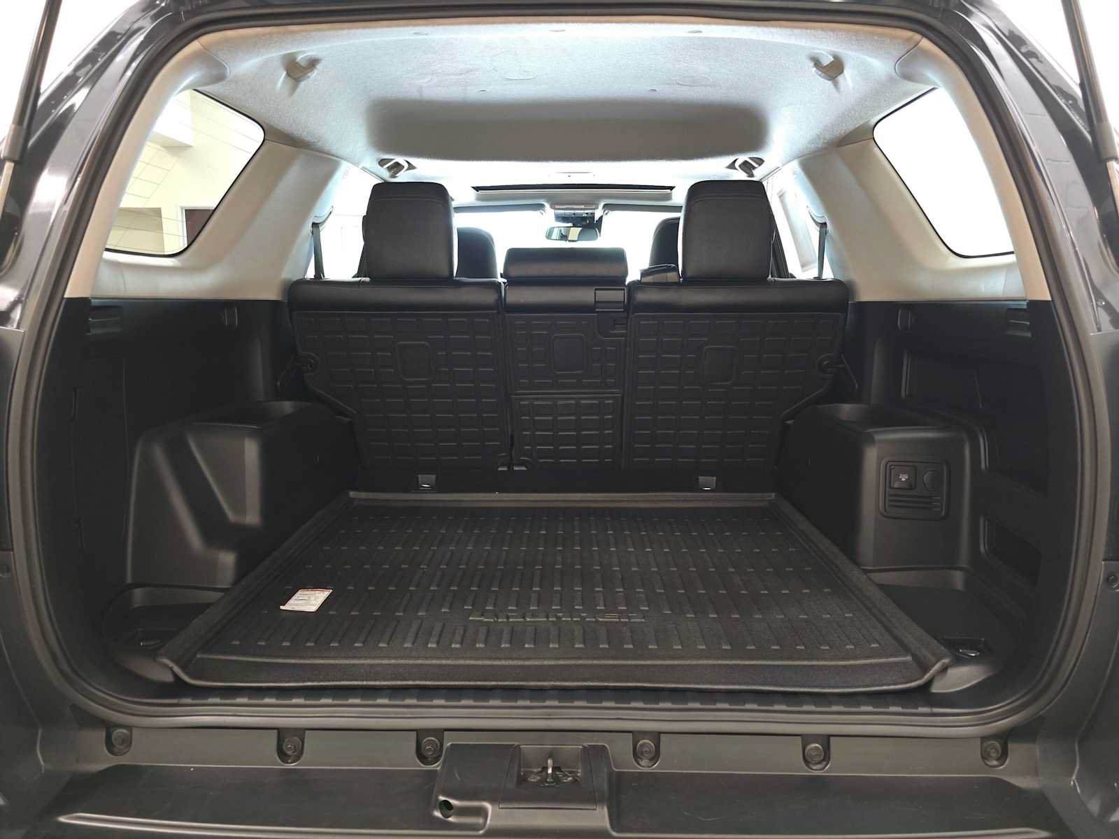 Certified 2024 Toyota 4Runner TRD Off-Road Premium w/ Off Road Premium Plus Package AWD/4WD image 31