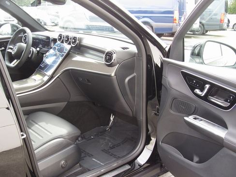 New 2025 Mercedes-Benz GLC 300 4MATIC image 18