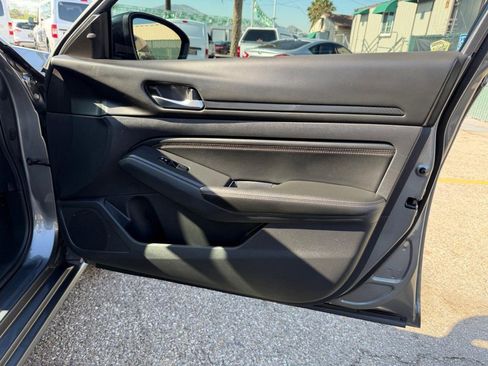 Used 2020 Nissan Altima 2.0 SR FWD image 17