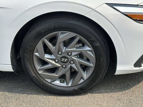 Used 2024 Hyundai Elantra SEL FWD image 10