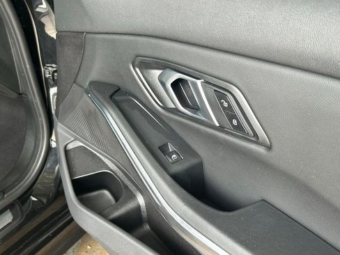 Used 2025 BMW 330i Sedan image 33