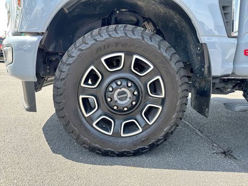 Used 2024 Ford F250 Platinum AWD/4WD image 28