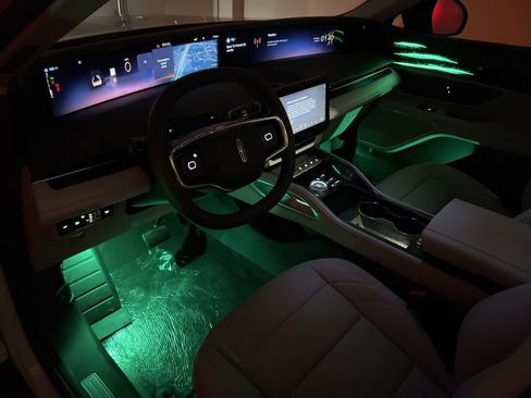 New 2026 Lincoln Nautilus Premier image 9